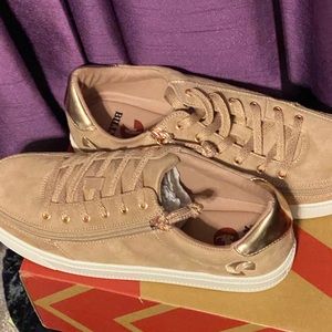 Billy Shoes meant for ease with putting on shoes